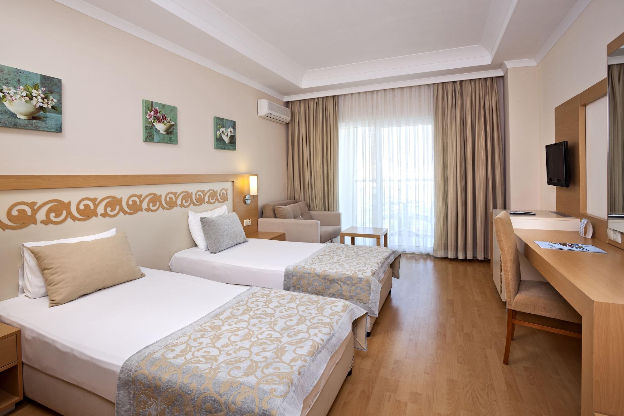 Titan Select Hotel Конаклы Экстерьер фото